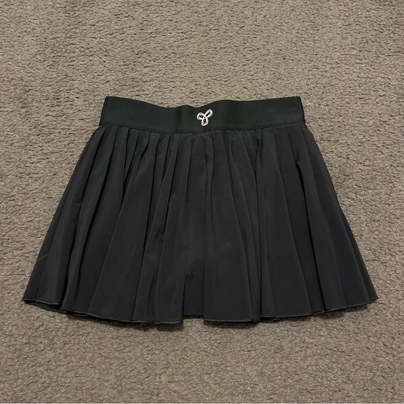 TNA Pleated Mini Tennis Skort - Picture 5 of 6